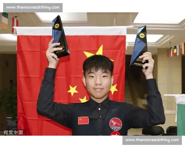 豪门对决再掀高潮本土新星绝杀点燃全场激情联赛榜首之争悬念迭起