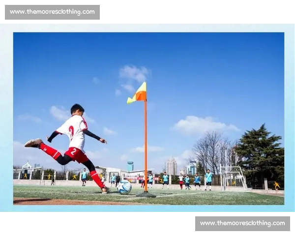 《热血绿茵奋勇拼搏青春赛场少年足球梦引领未来》